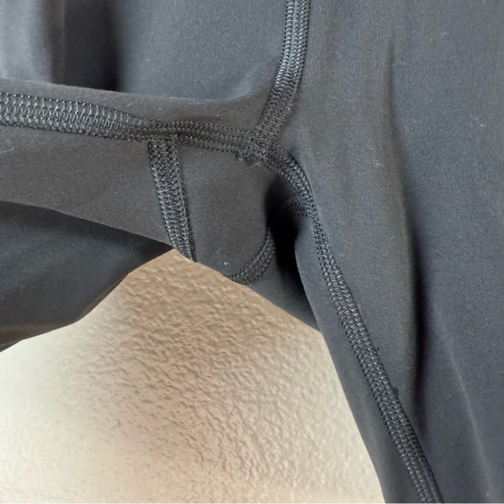 Lululemon Black High-Waisted Shorts SZ:4 - Picture 7 of 10